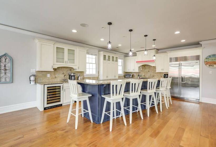 Waterfront Ocean City Escape W/ Large Deck, Pool!