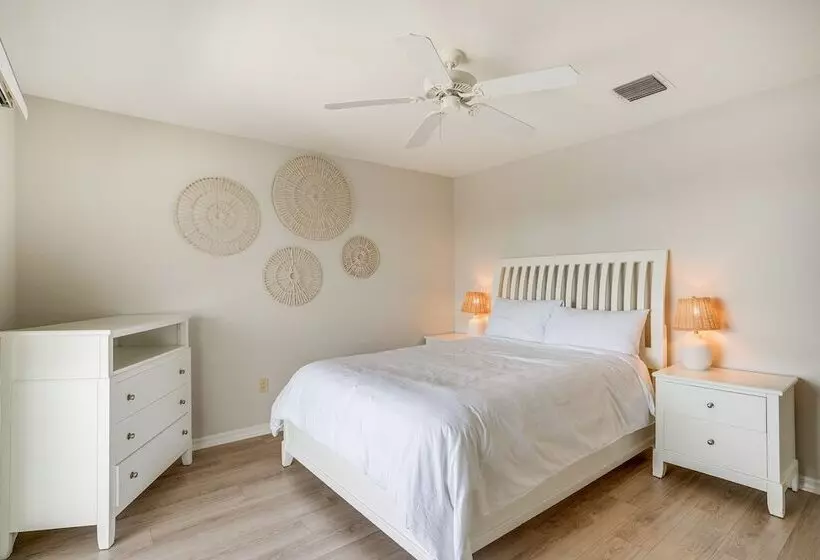 Waterfront Retreat W/ Pool On Caloosahatchee River