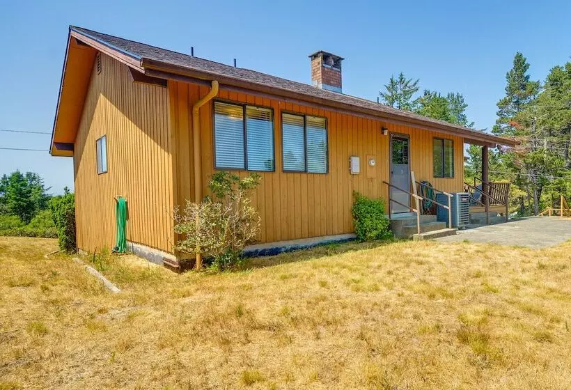 Westport Retreat W/ Pool Table: Walk To State Park