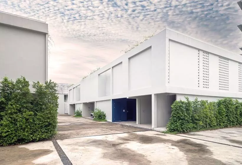 Retkeilymaja Innlux Phuket