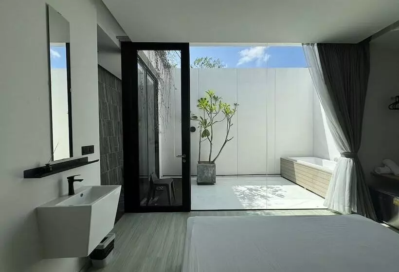 Retkeilymaja Innlux Phuket