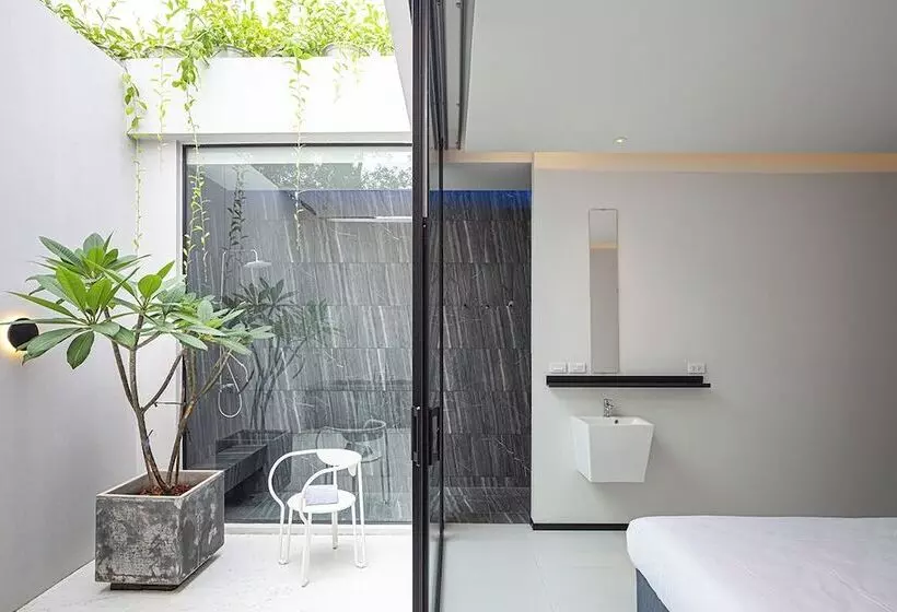 Retkeilymaja Innlux Phuket