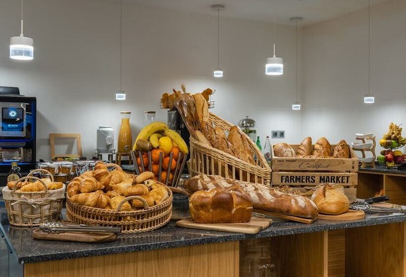 Brit Hotel Privilège Paris Rosny Sous Bois