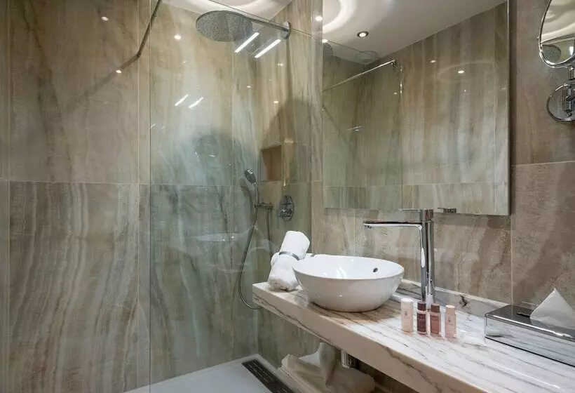 Brit Hotel Privilège Paris Rosny Sous Bois