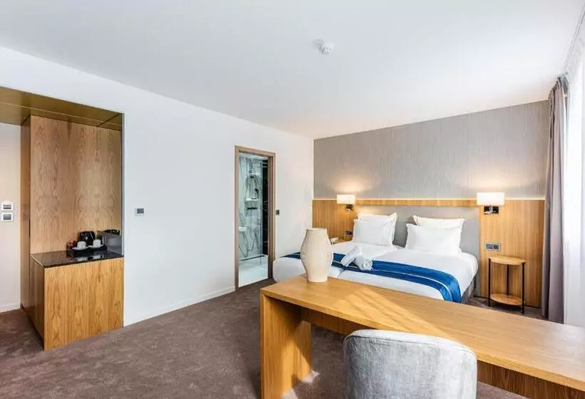 Brit Hotel Privilège Paris Rosny Sous Bois