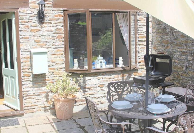 Charming 2 Bed Cottage In Modbury