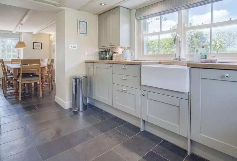 Dollars Cottage   4 Bed   Llangennith