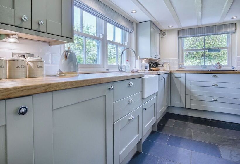 Dollars Cottage   4 Bed   Llangennith