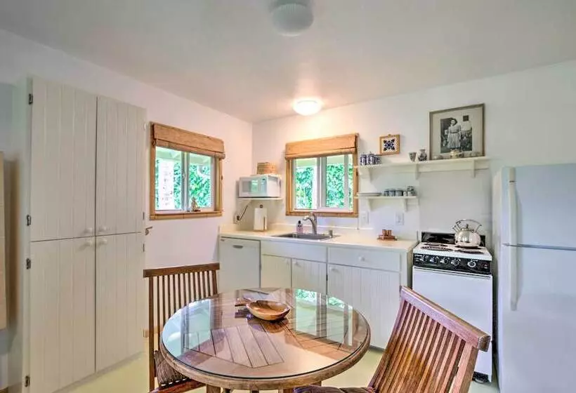 Hale Iki  Kapa A Cottage   1 Block To Beach!