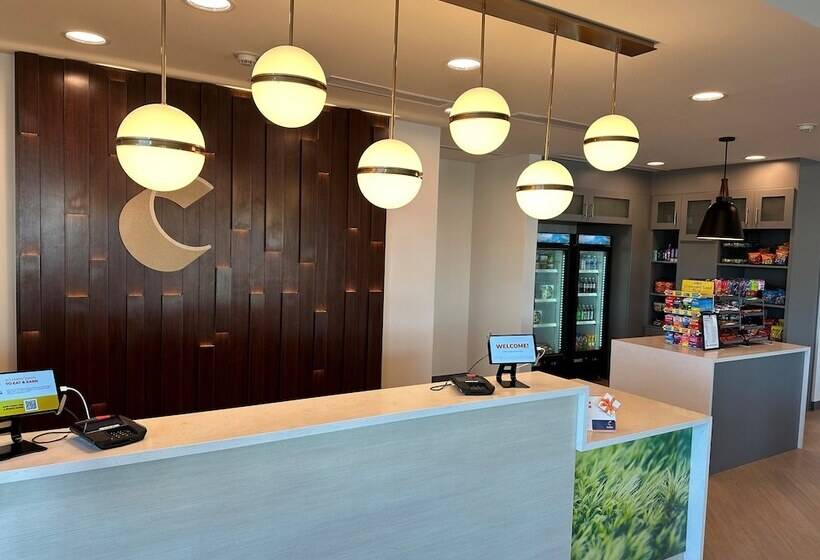 ホテル Comfort Inn & Suites Us 60