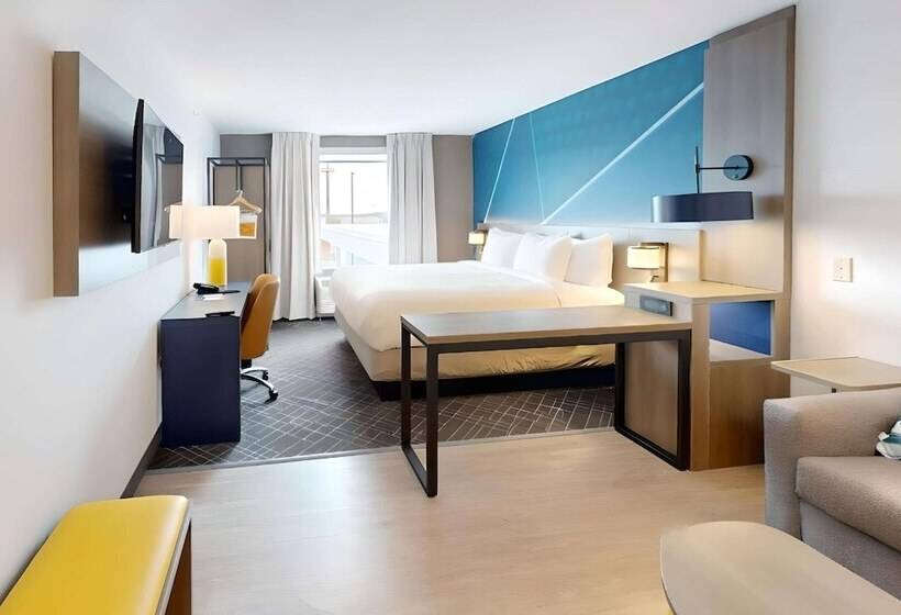 ホテル Comfort Inn & Suites Us 60