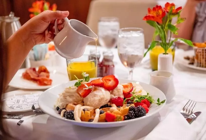 ホテル The Fairmont Winnipeg Gold Experience