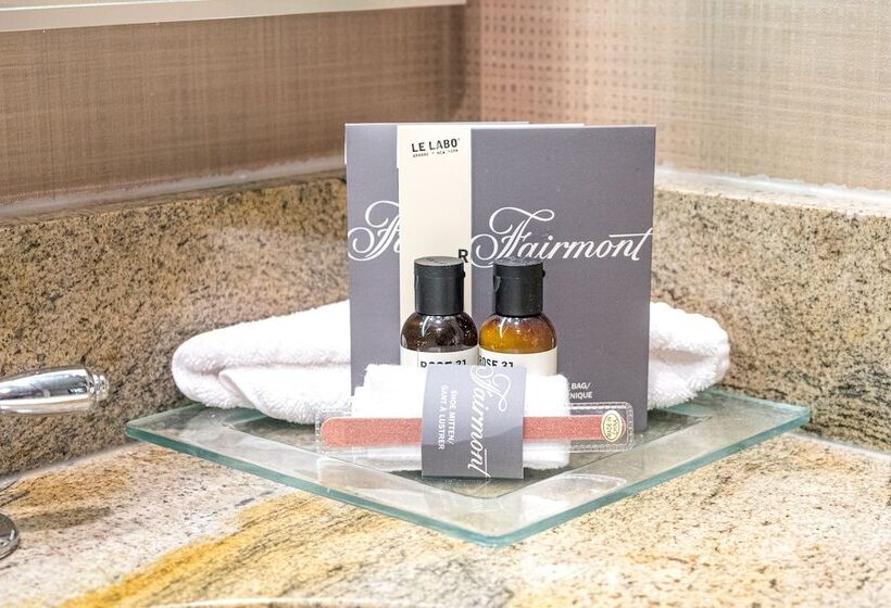 هتل The Fairmont Winnipeg Gold Experience