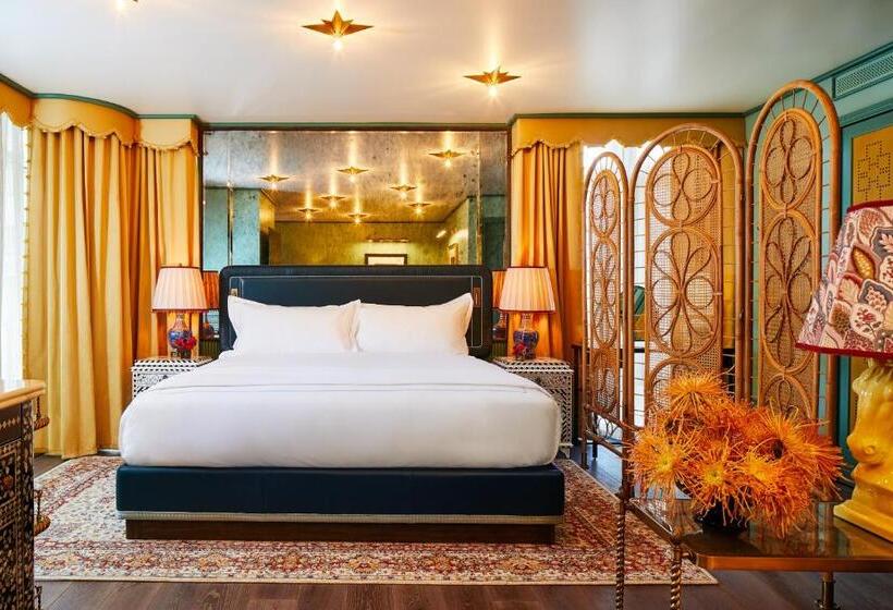 The Fifth Avenue Hotel