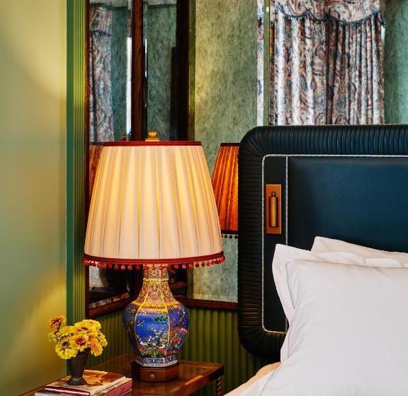 The Fifth Avenue Hotel