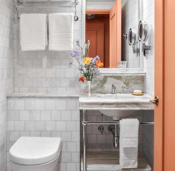 The Fifth Avenue Hotel