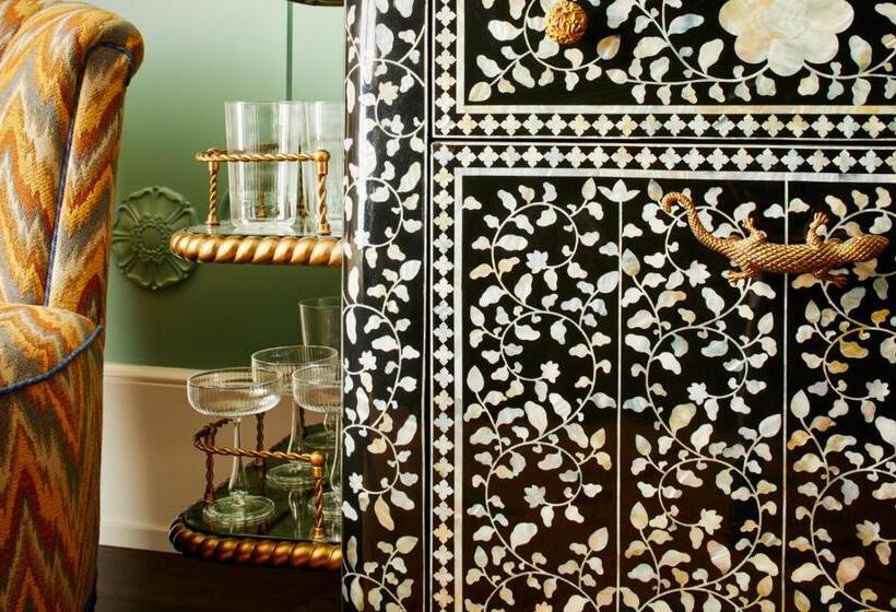 The Fifth Avenue Hotel