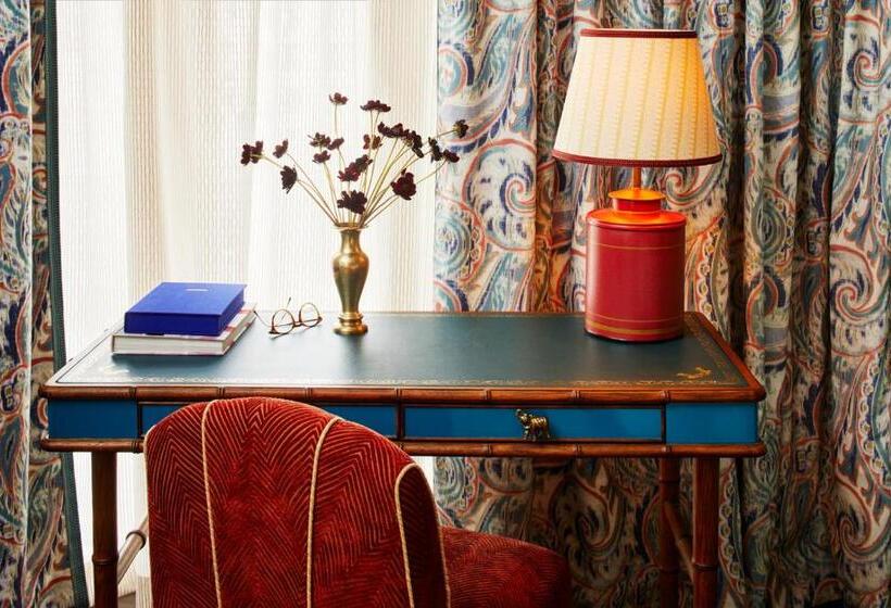 The Fifth Avenue Hotel