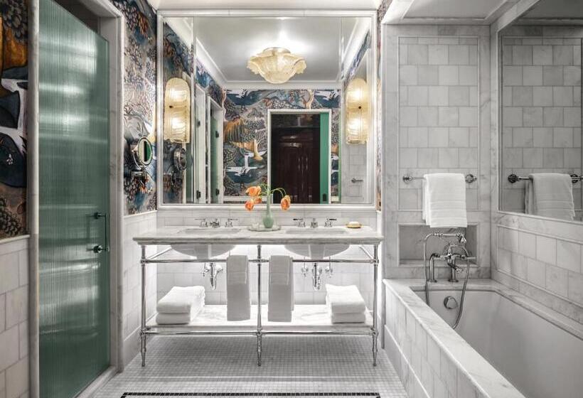 The Fifth Avenue Hotel