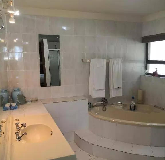 Hotelli Tsitsikamma On Sea Resort