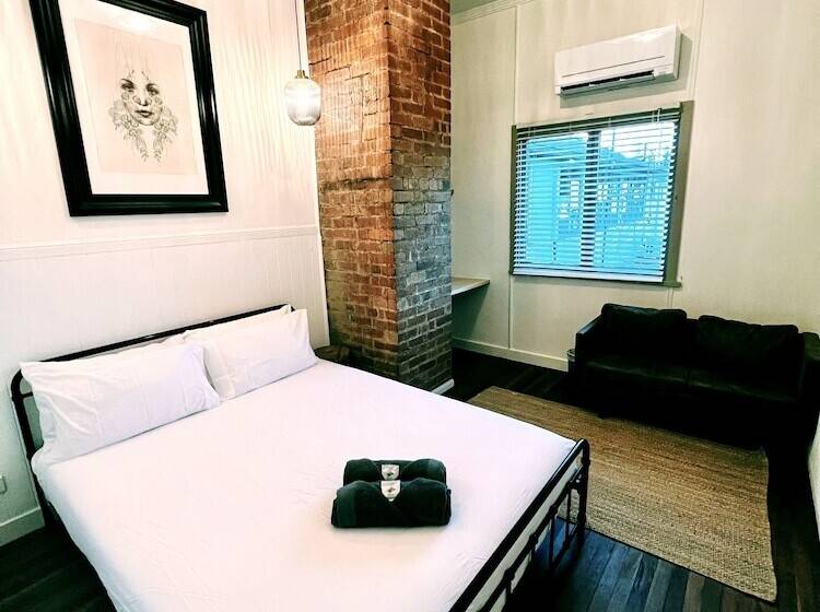 汽车旅馆 The Stanley Hotel Kilcoy