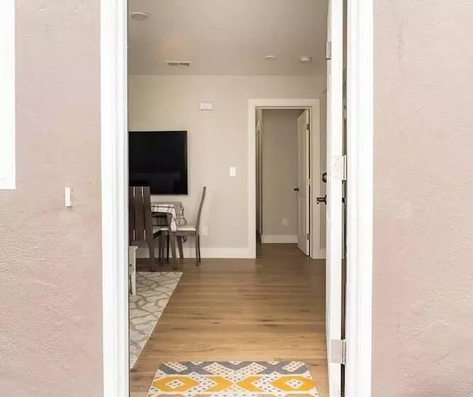 Majatalo 67 Alta Vista Way