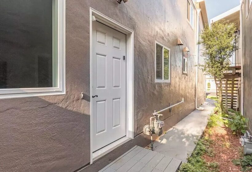 بنسيون 67 Alta Vista Way