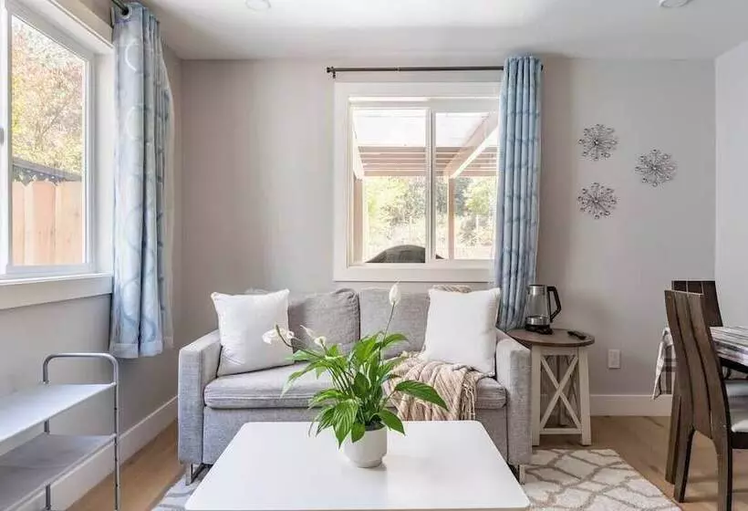 Majatalo 67 Alta Vista Way