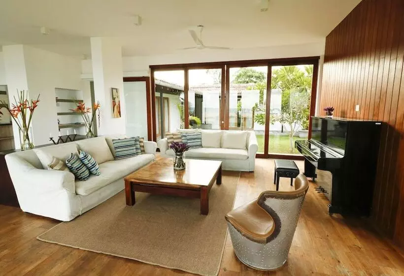 Majatalo Ubuntu Beach Villas By Reveal