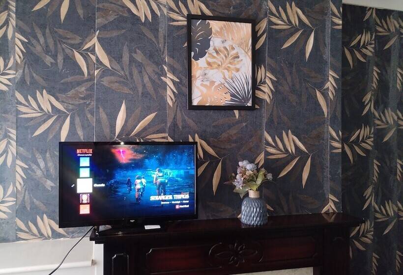 住所 Comfortable 4 Bed House In Hucknall, Nottingham