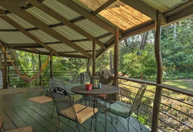 Tropical Cabana W/ Deck, Hot Tub & Lush Scenery!