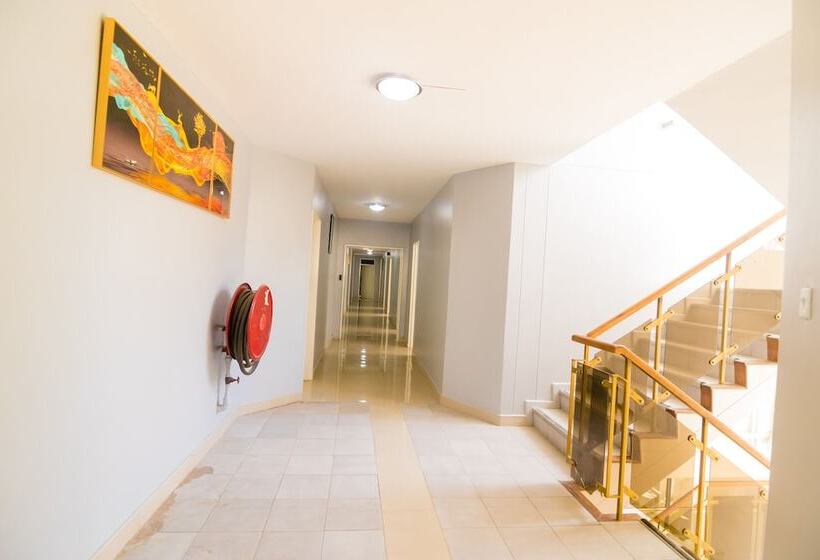 تختخواب و صبحانه Orangestar Lodge