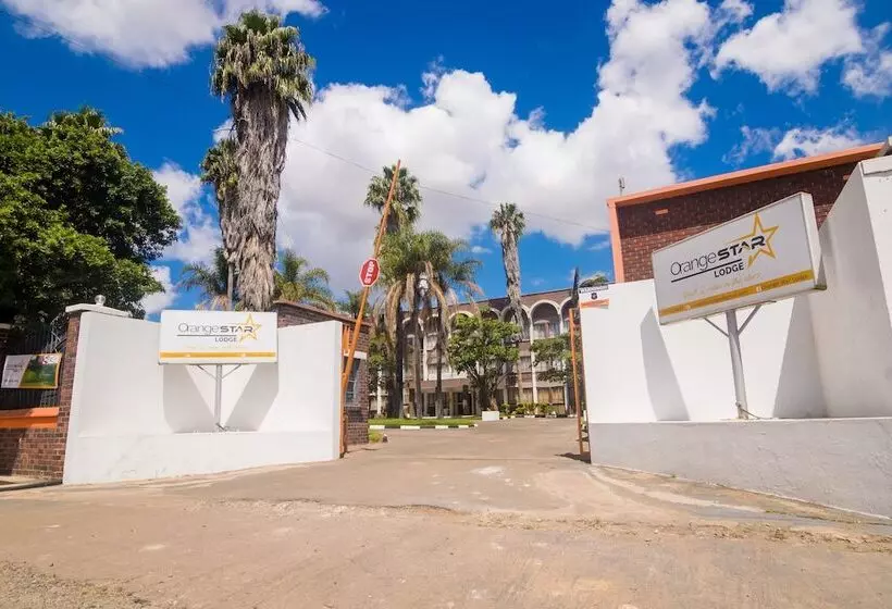 تختخواب و صبحانه Orangestar Lodge