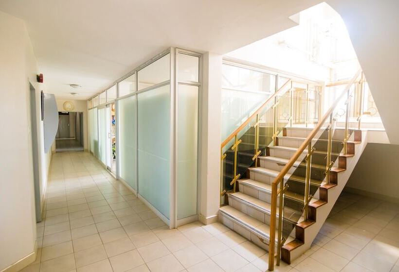 تختخواب و صبحانه Orangestar Lodge