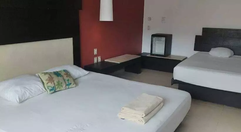Blvd Hotel   5th Avenue, Playa Del Carmen - Playa del Carmen