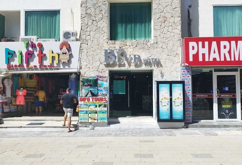 Blvd Hotel   5th Avenue, Playa Del Carmen