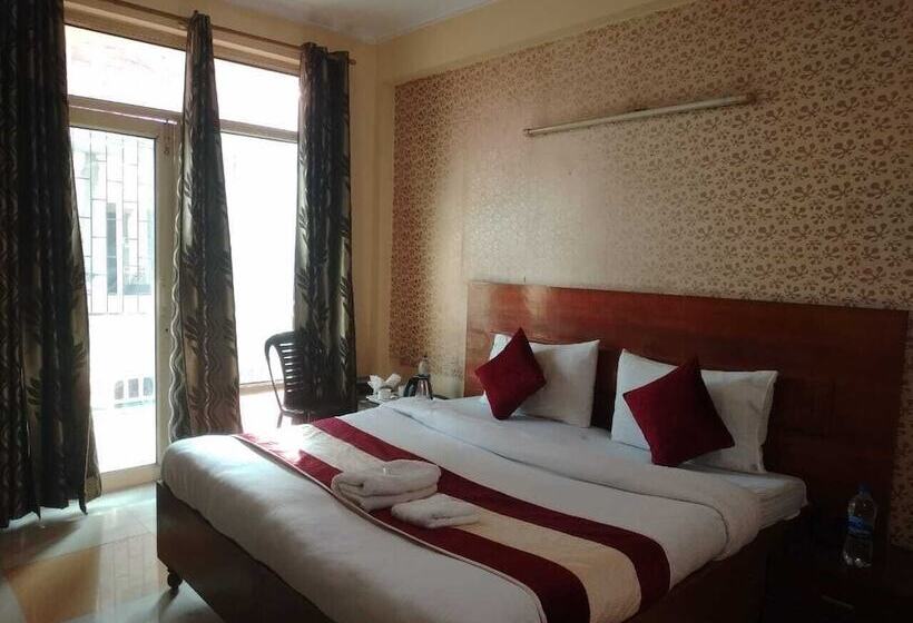 בית מלון כפרי Ashvin Palace