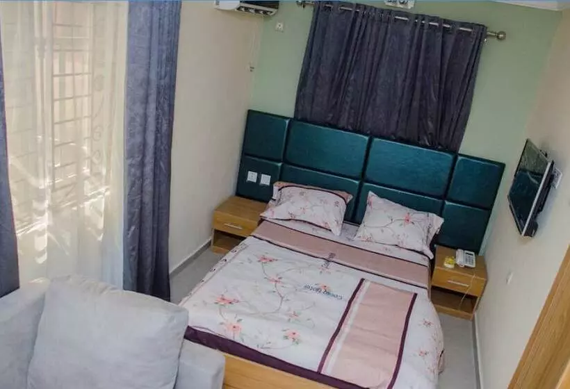 Coolio Hotel & Suites