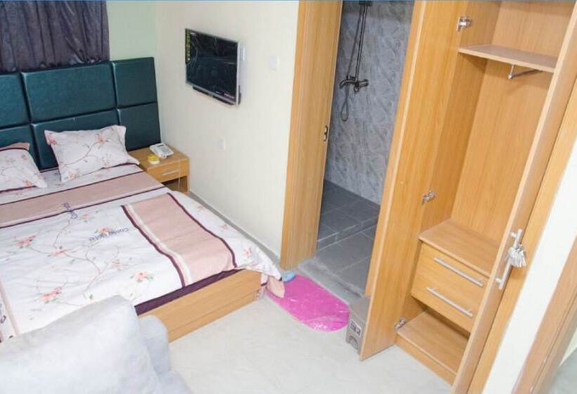 Coolio Hotel & Suites