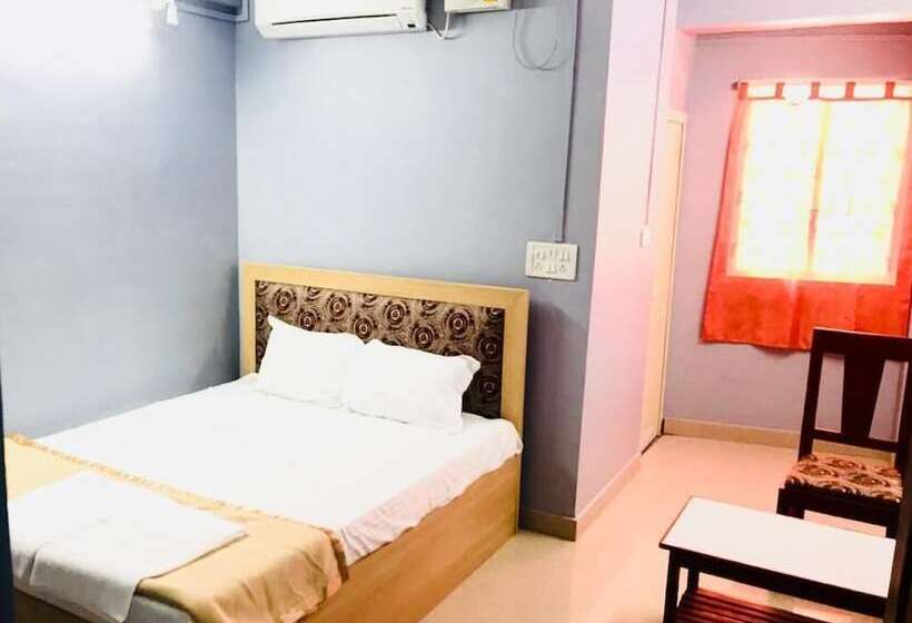 هتل Emerald Homes