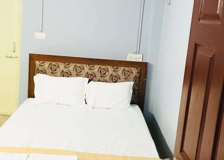 هتل Emerald Homes