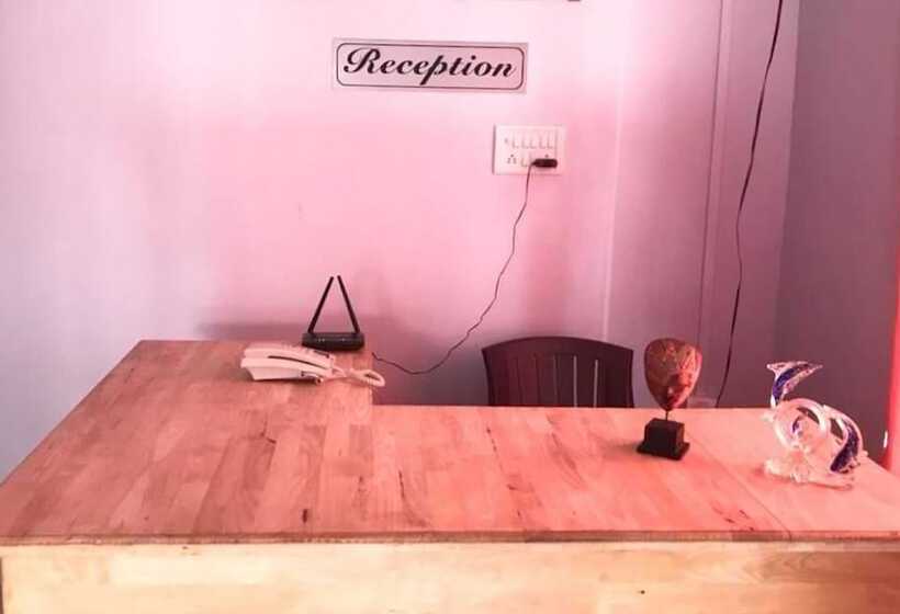 هتل Emerald Homes