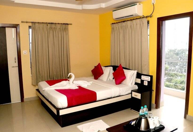 Hotel Four Square Holidayz