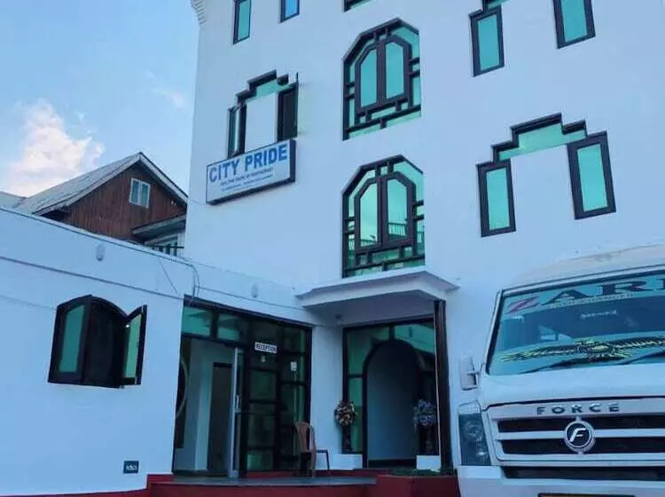 ホテル Goroomgo City Pride Srinagar