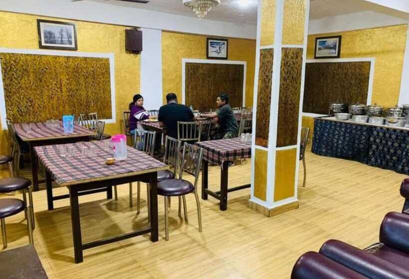 בית מלון כפרי Goroomgo City Pride Srinagar