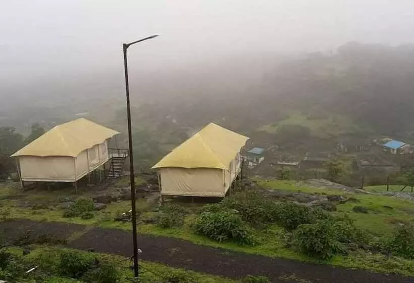 ホテル Neelam Hill Resort