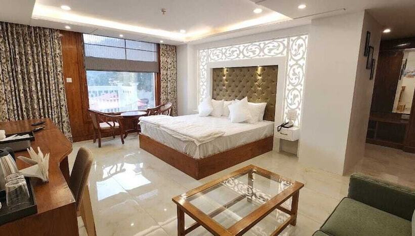 בית מלון כפרי Piyush Residency