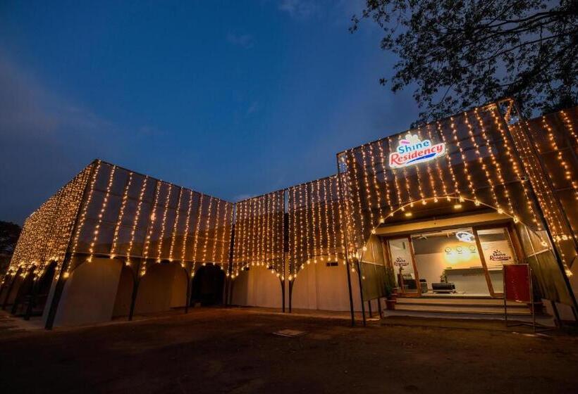 ホテル Shine Residency