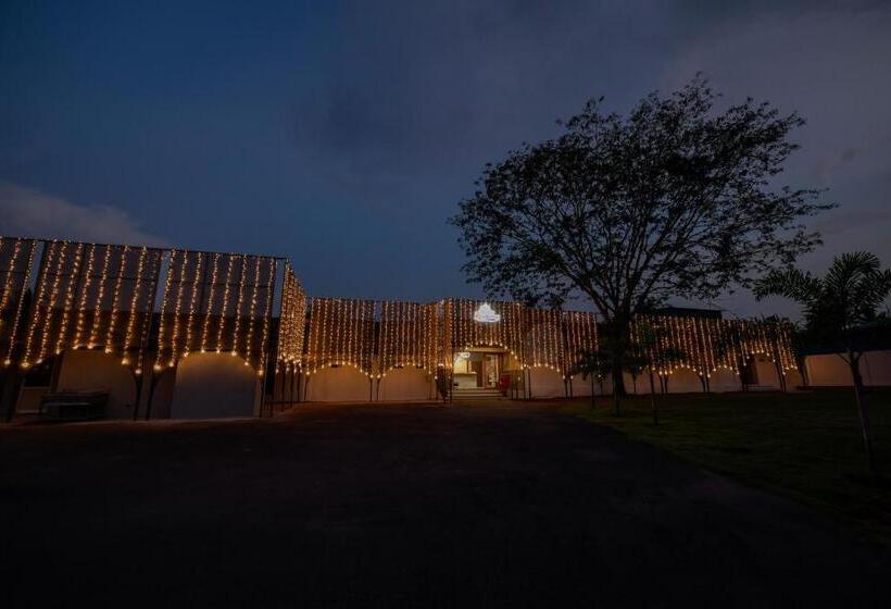 ホテル Shine Residency