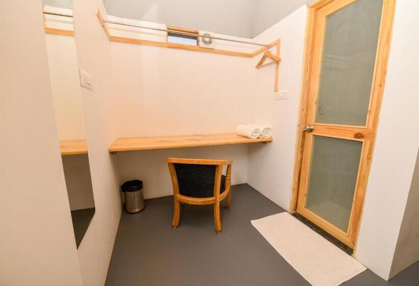 ホテル Shine Residency